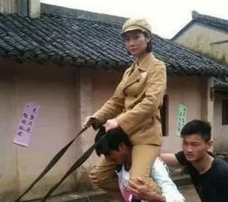 空气骑马、劈叉抱、鸟替，电视剧不敢拍的全景，真的不会笑场吗？