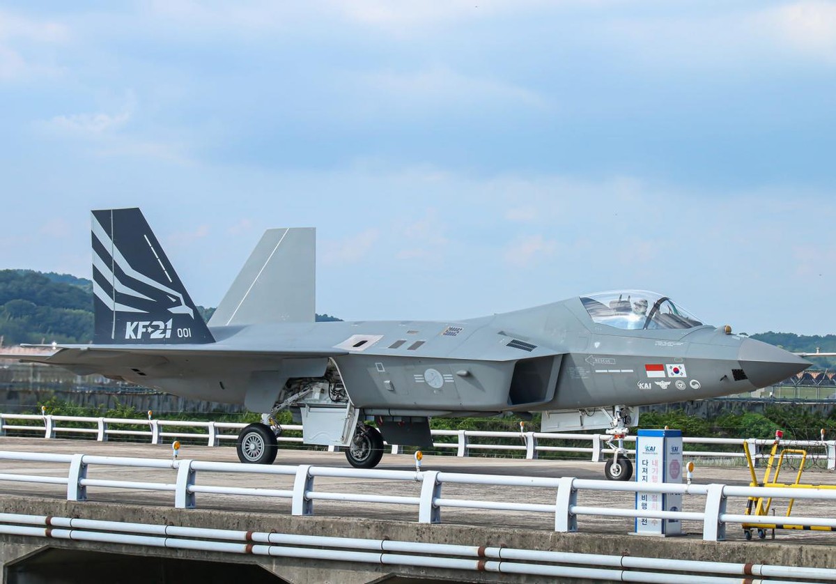 f22猛禽战斗机首次发布,韩国首飞