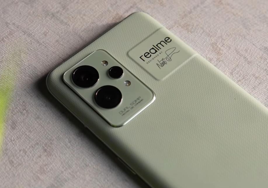 8gb+256gb版售价3399元,12gb+256gb和8gb+256gb有什么区别