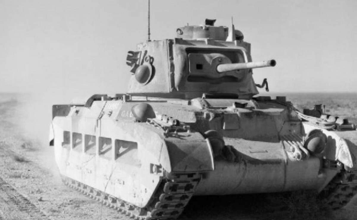 二战中称霸战场的德军虎式坦克,二战英军玛蒂尔达二型坦克