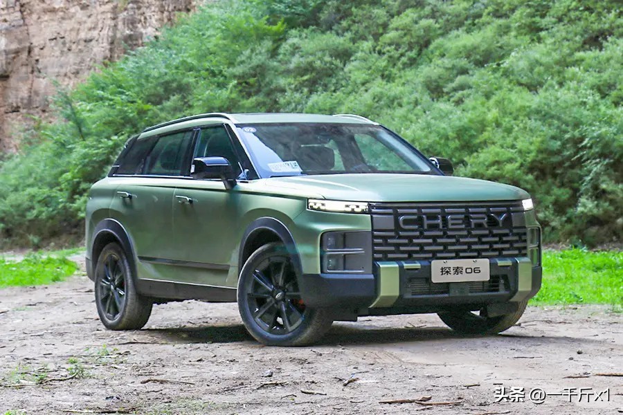 酷似揽胜红色车,十来万像揽胜的越野