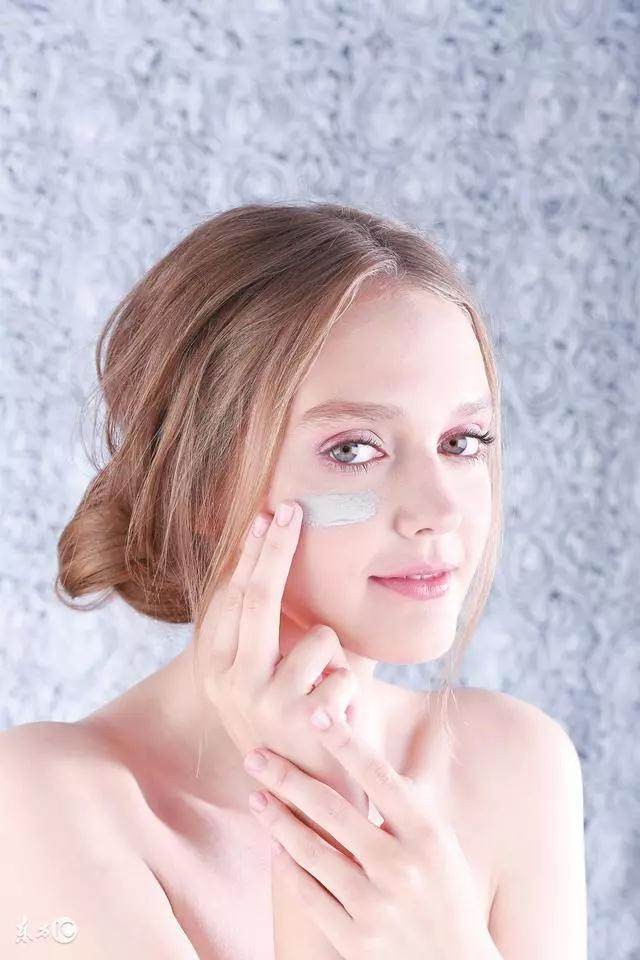 粉底液上妆手法画法,粉底液上妆手法有哪些