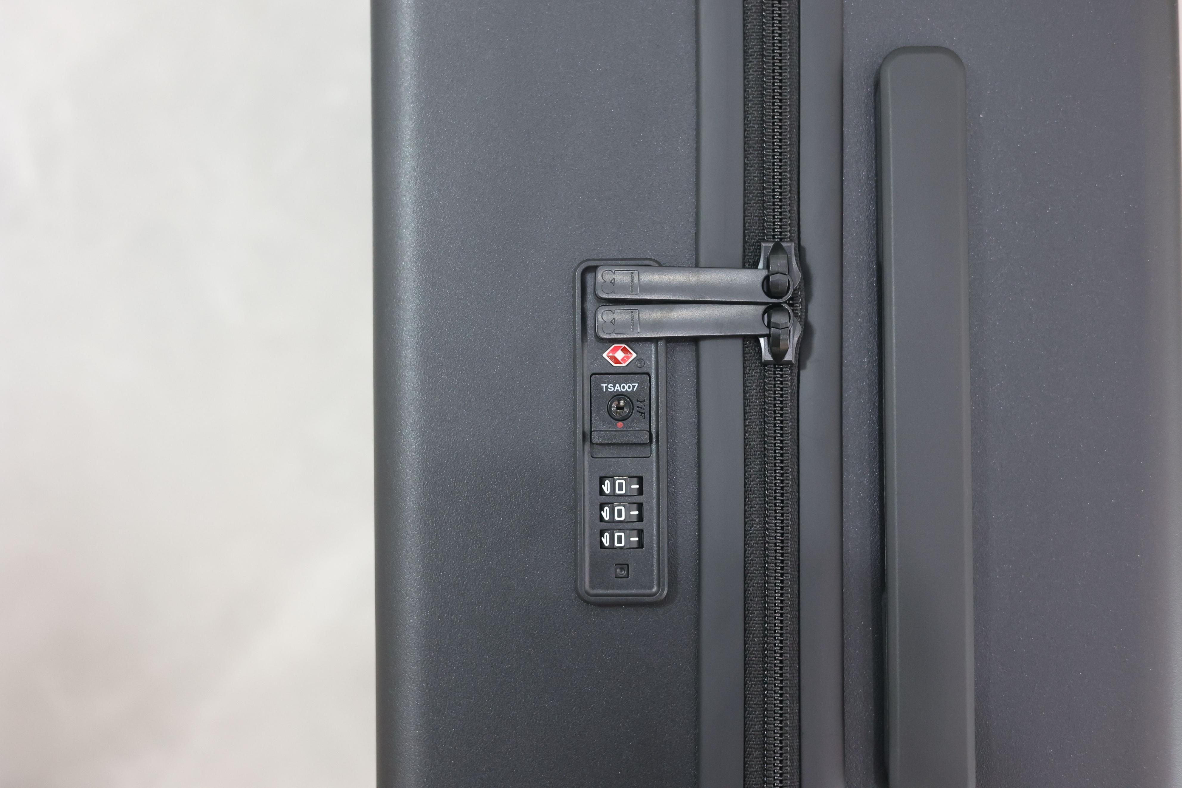 出差旅行的好伙伴，地平线8号拉杆箱方便实用