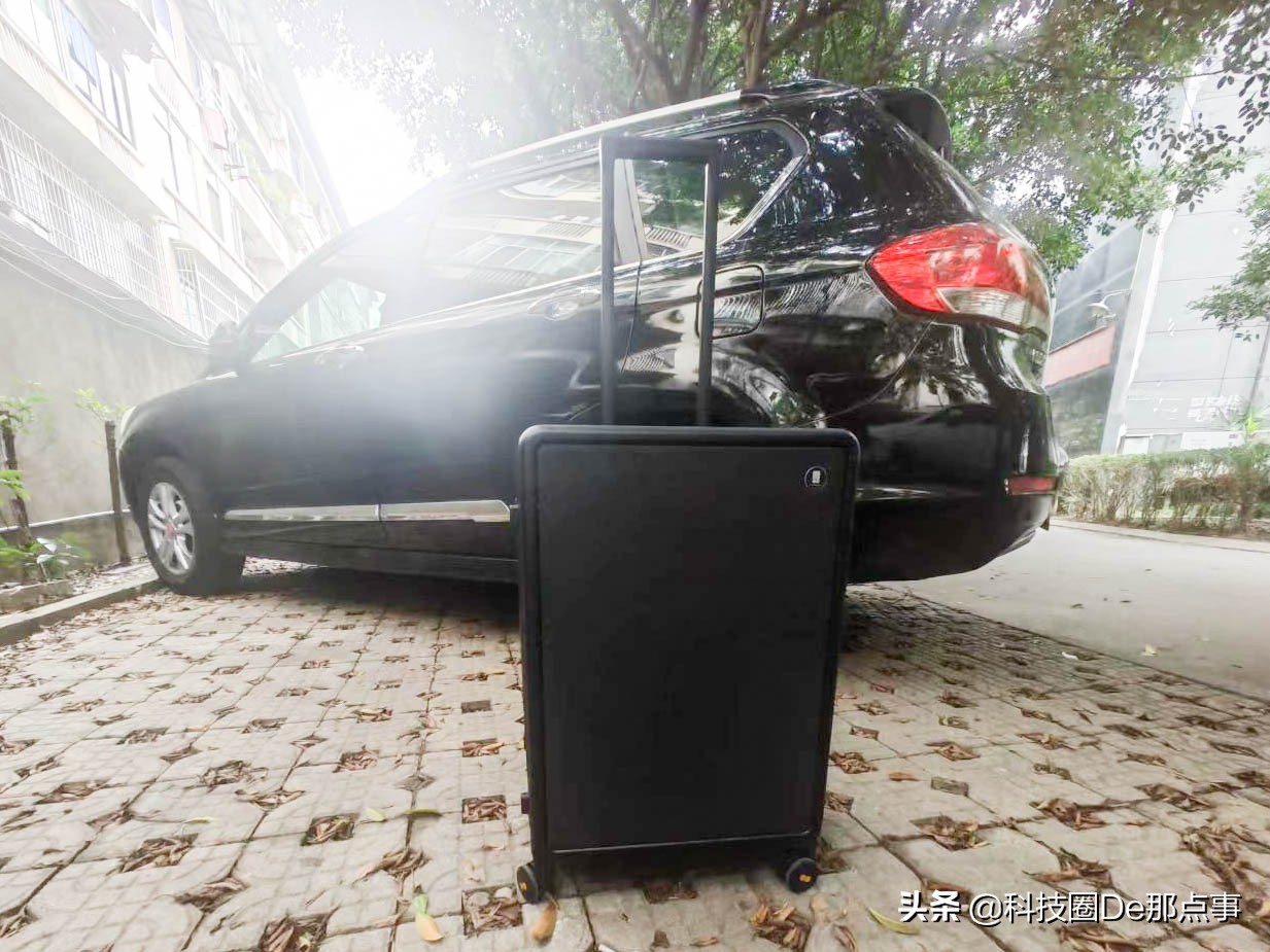 长期出差用什么？用地平线8号城市脉搏系列24寸拉杆箱