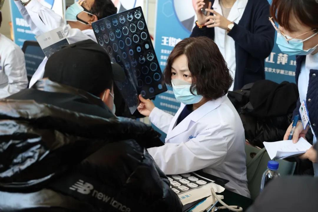 丹东第一医院放疗设备,丹东产的数码程控音频脉冲治疗仪