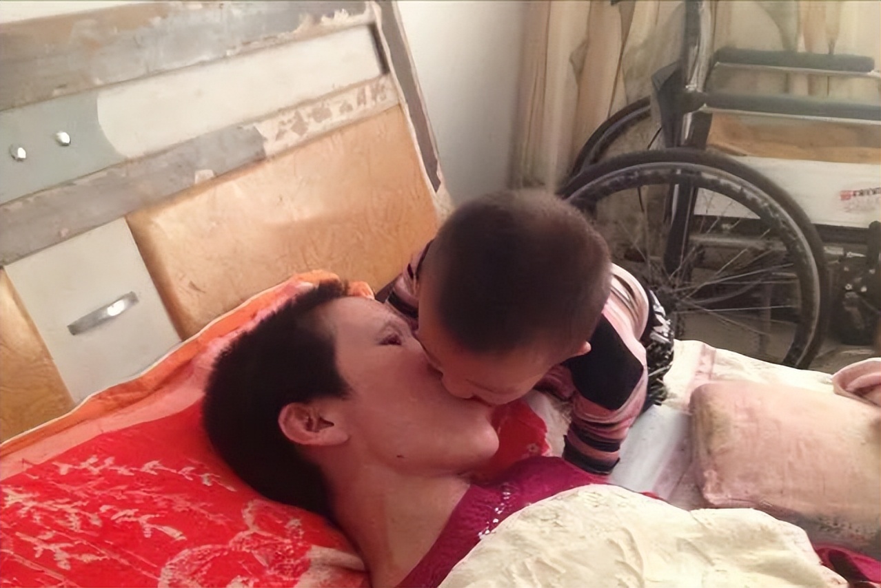 女孩因车祸成为植物人四年后怀孕,男子车祸后成植物人4年后苏醒18岁