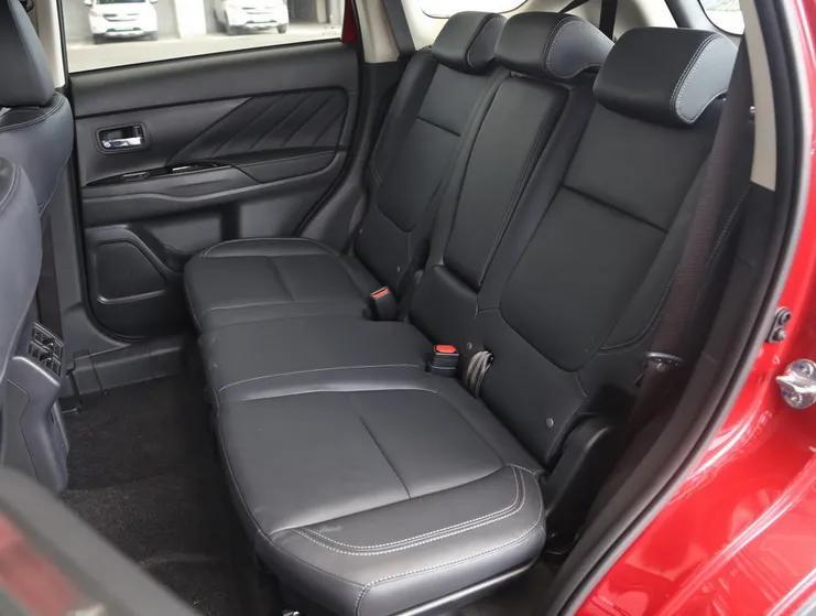 “守得云开见月明”，三菱欧蓝德一口气降至12万多，30天卖6383台