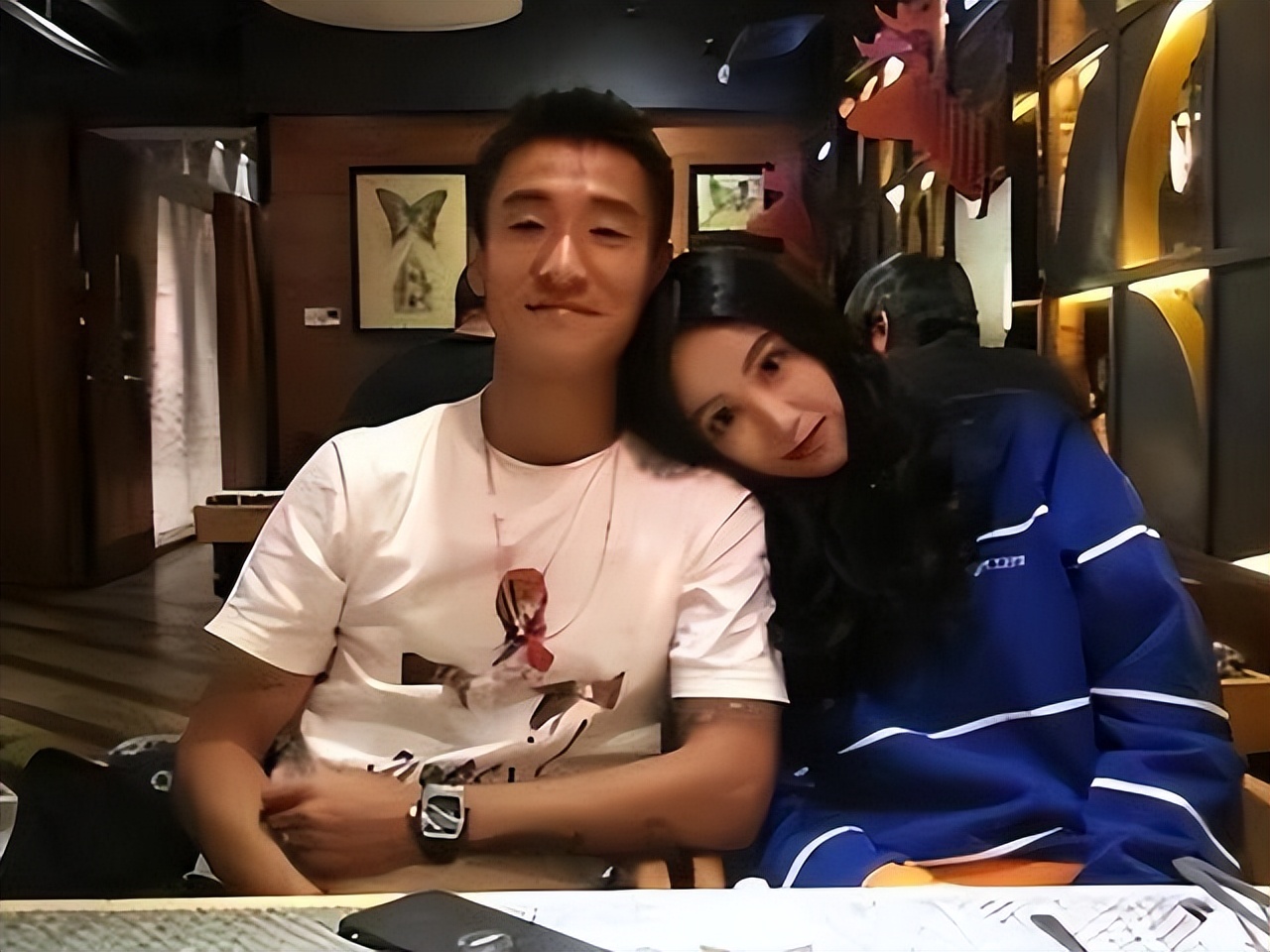 韦世豪老婆吴雅家世,韦世豪妻子吴雅是哪里人