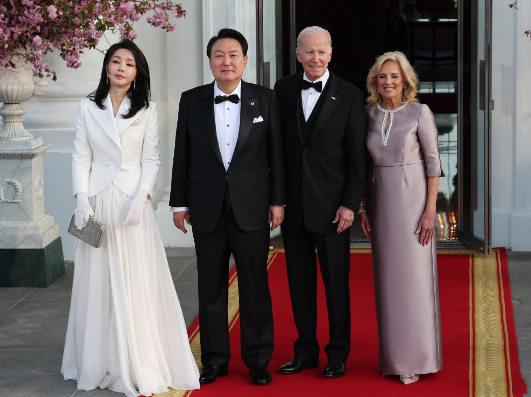 韩国第一夫人穿搭时尚,韩国第一夫人的穿衣打扮