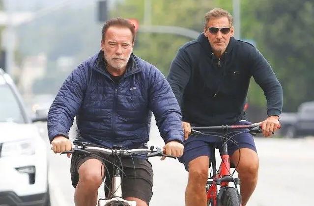 好莱坞英雄主义电影文化解析,简述当代好莱坞电影的产生与发展