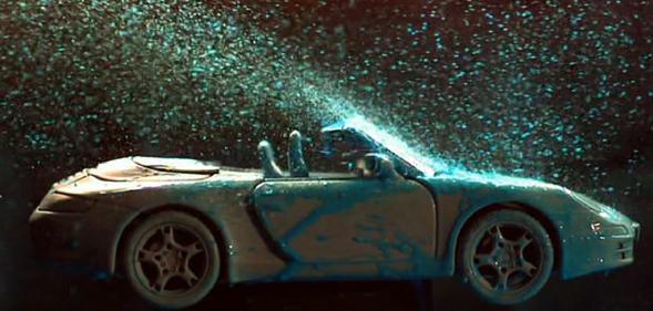 据说台风的时候，要把家里的窗户都打开，这样可以减小风的阻力