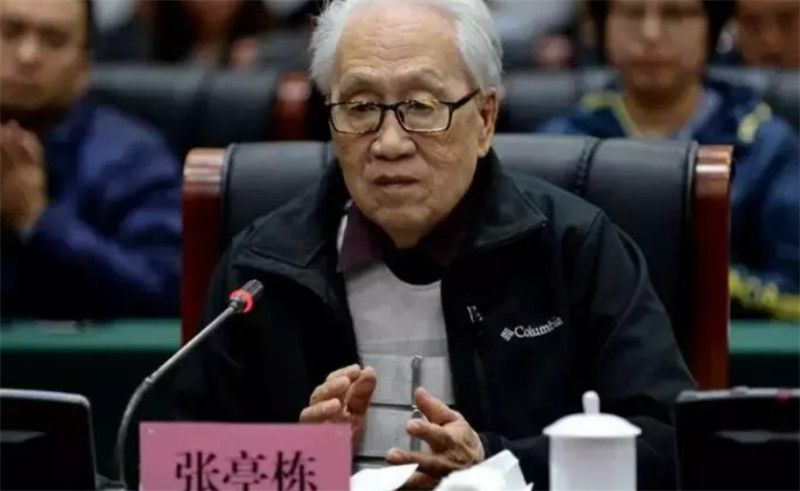 张亭栋：独创*霜砒**治疗法，让人匪夷所思，他却让世界感受中医魅力