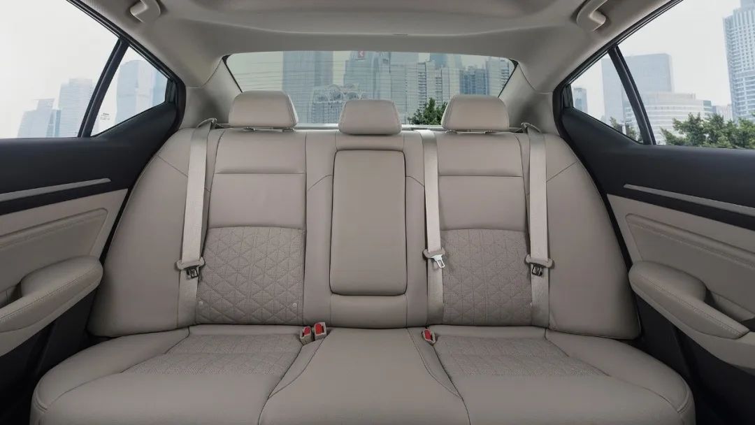 天籁的十大优缺点,移动中的大沙发