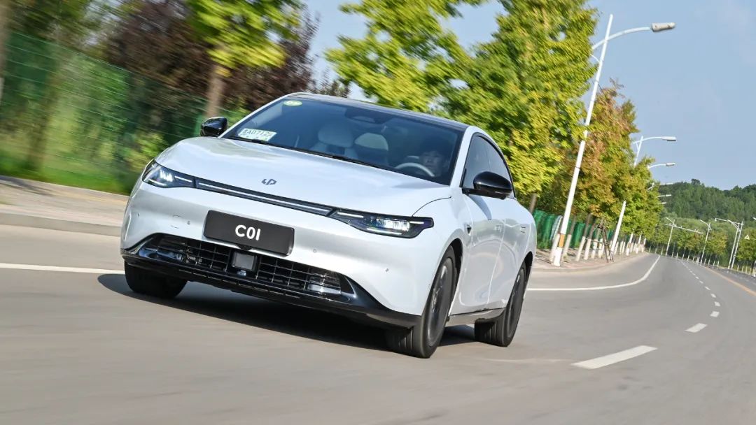 15万的零跑c01值不值得入手,降价后的零跑c01值得买么