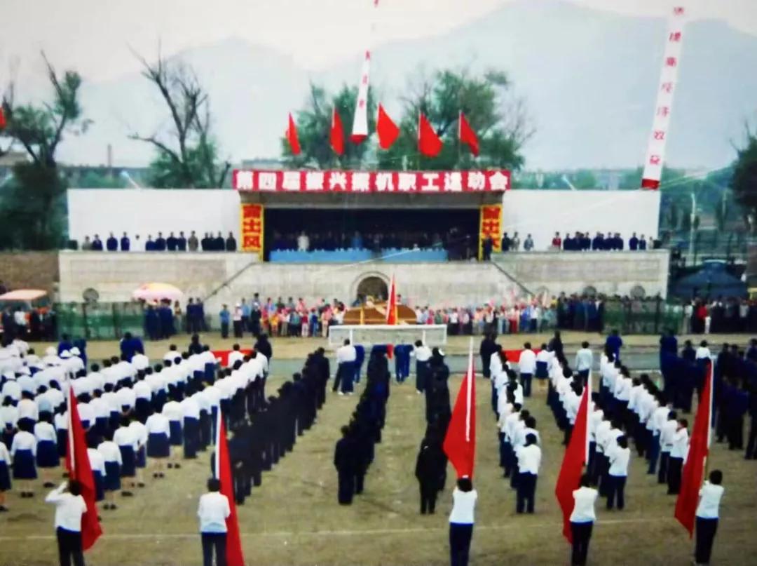 张家口：老探机厂篮球队