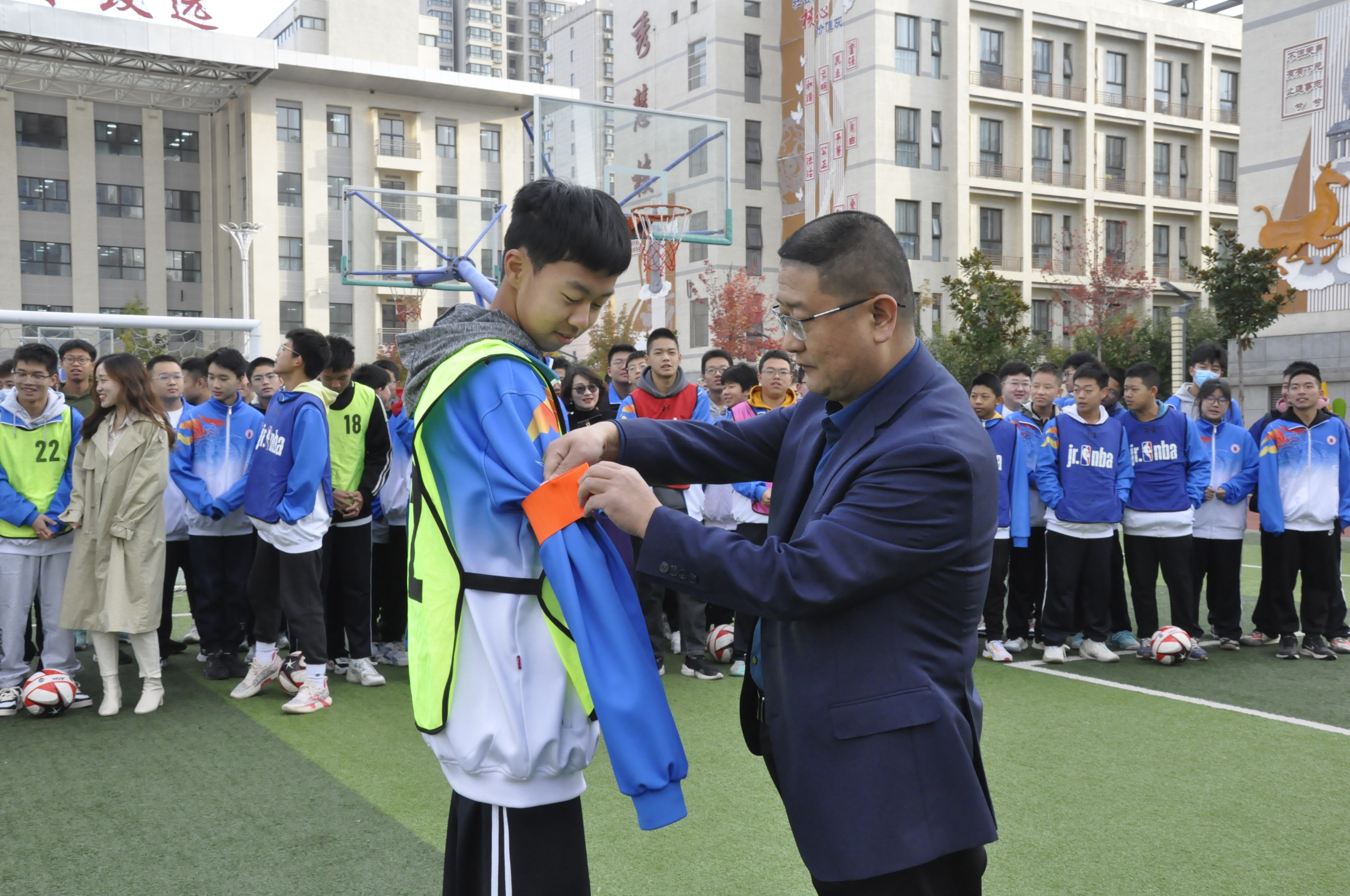 石油中学操场,石油青少年篮球赛