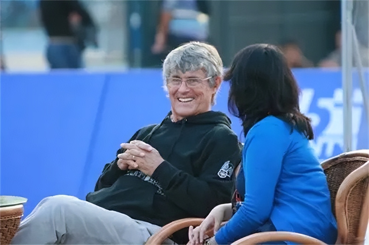 足球女记者李响与米卢,中国采访米卢的女记者