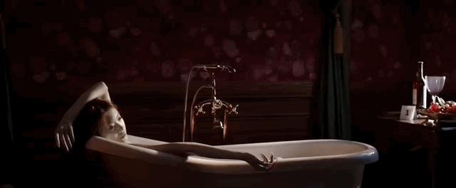 内娱悬疑天花板，口碑滑铁卢冯小刚都救不了，这次回归竟成黑马？