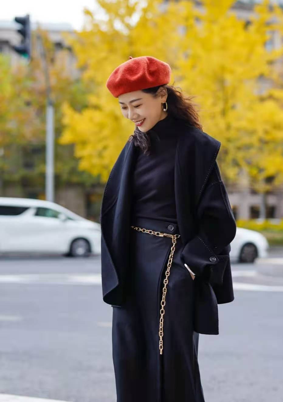 为什么感觉戴帽子很丑,戴帽子适合的穿搭