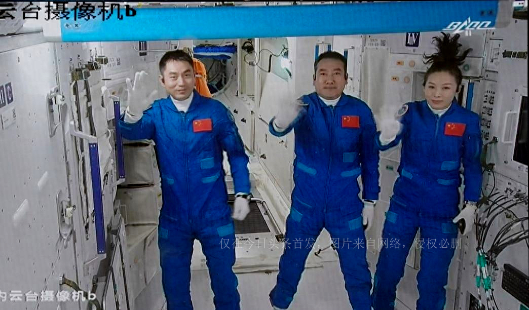 太空生活趣事多的视频,在太空如何看地球的视频