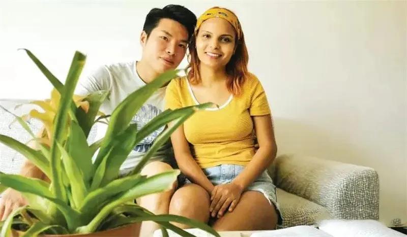 老外看贵州村超联赛足球,外国人看贵州村超足球