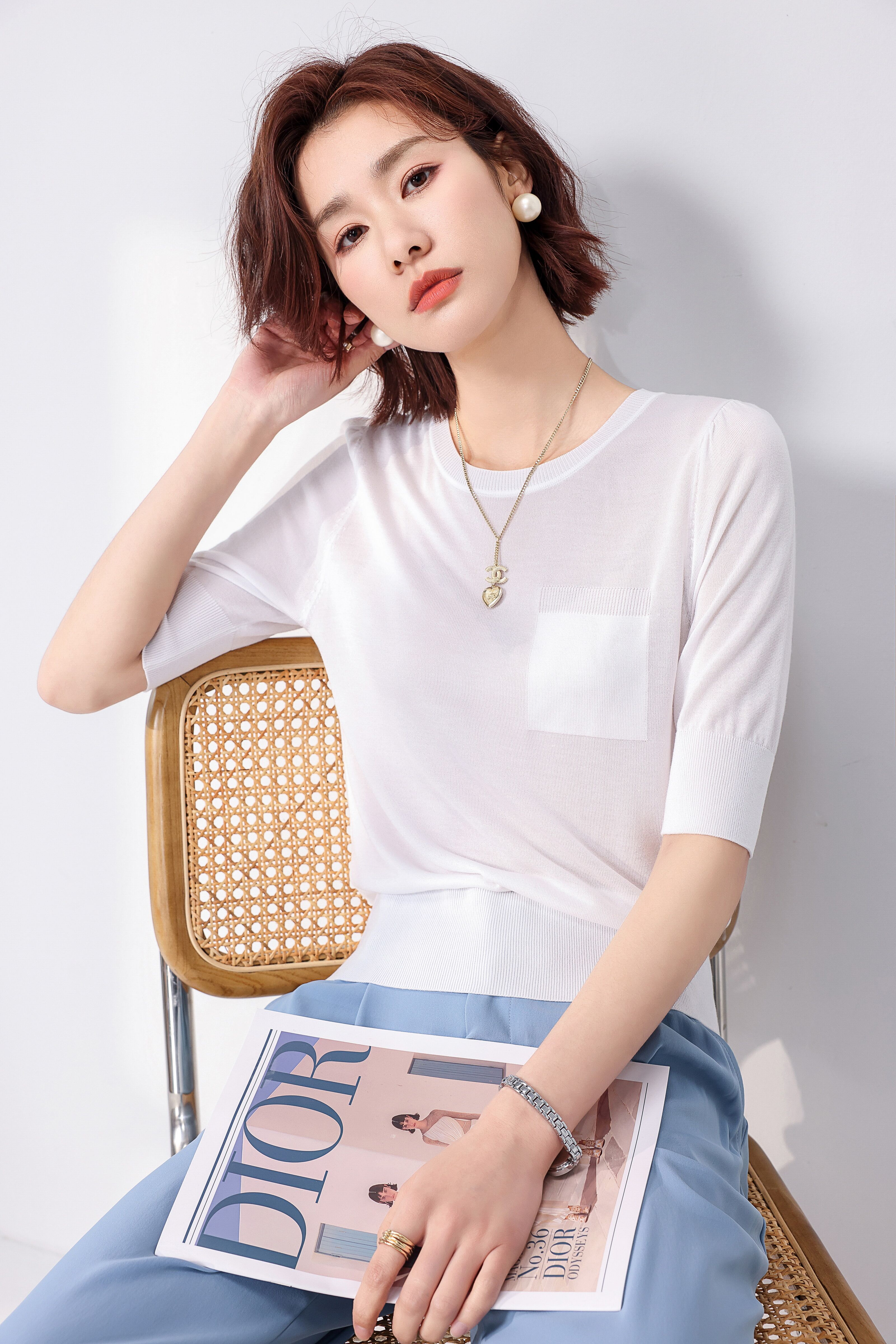 新款t恤时尚百搭减龄款,今年流行卫衣搭t恤