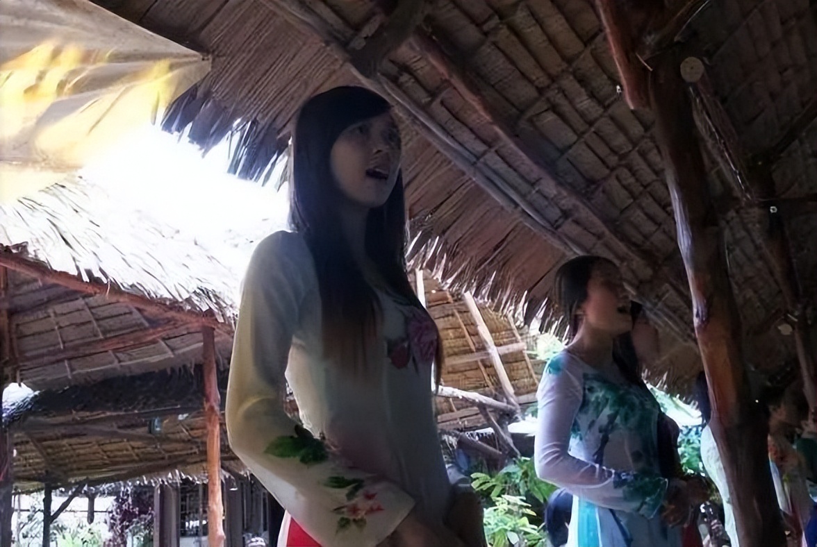 泰国旅游不要随便接受他人的东西,泰国旅游有人递草帽