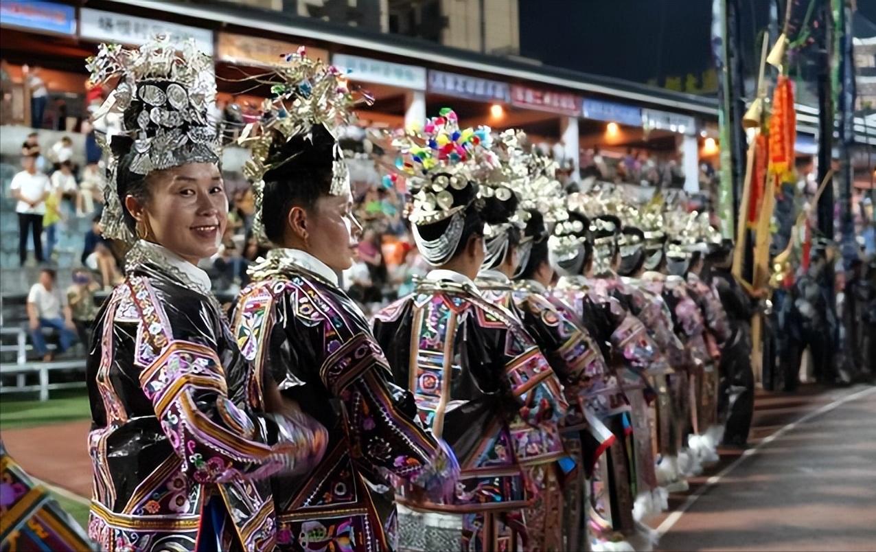 吃海参的踢得没吃折耳根的精彩，村超火爆招来足协“学习、考察”
