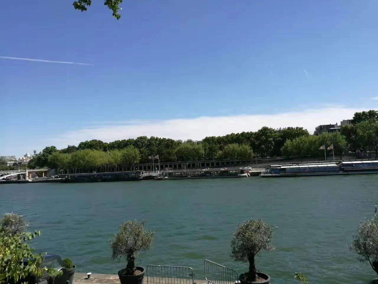 法国巴黎：景点美食购物艺术浪漫