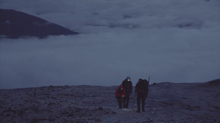 夫妻带5岁女儿和4岁儿子环游世界,夫妻带着孩子环游世界