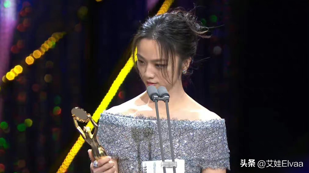 汤唯获韩国青龙奖最佳女主角发言,汤唯青龙奖红毯礼服韩国评价