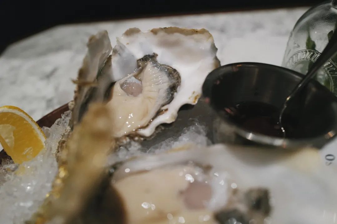 配备一星米其林黑珍珠餐厅,比米其林黑珍珠高端的餐厅