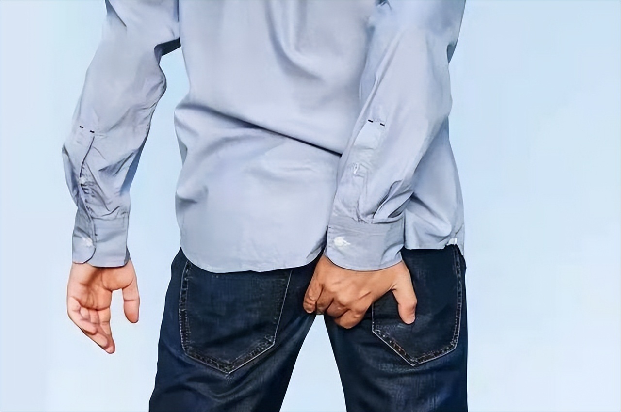 为什么有的人会长“肛毛”？能直接刮掉吗？听听医生的回答