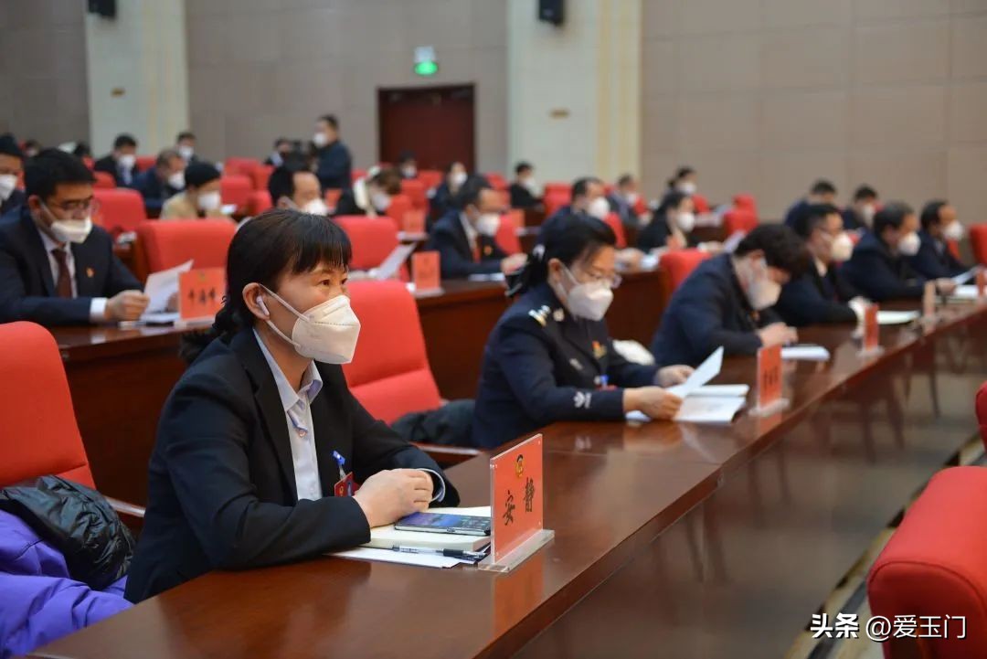 玉门政协工作会议,政协兰州市十四届会议胜利闭幕