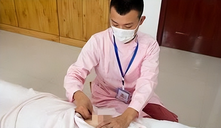 90后小伙转行做催乳师,90后小伙学催乳