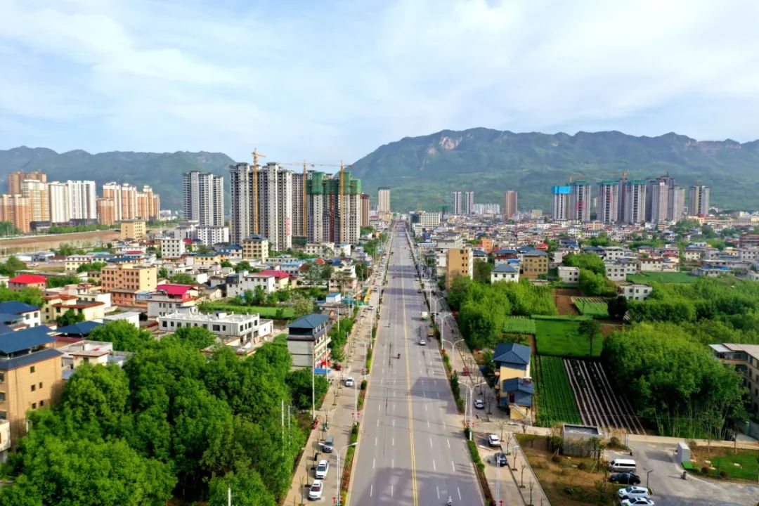 成县，蝶变中的幸福城