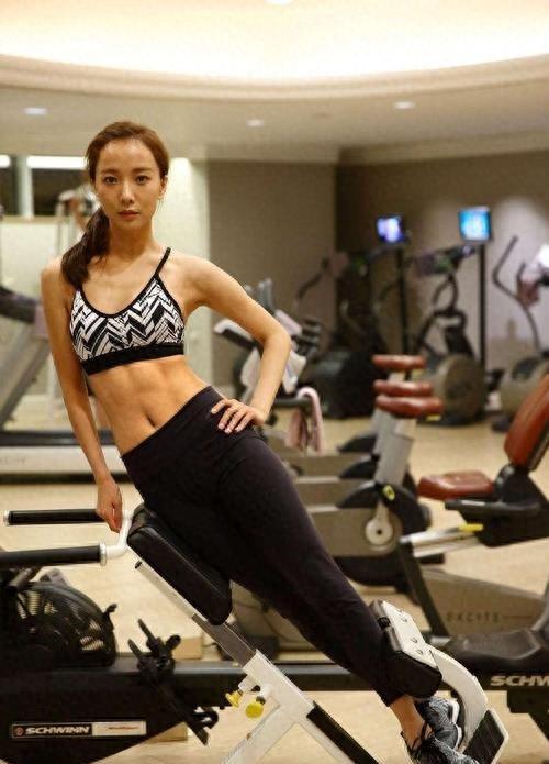 王珞丹脱戏,37岁的王珞丹有多迷人