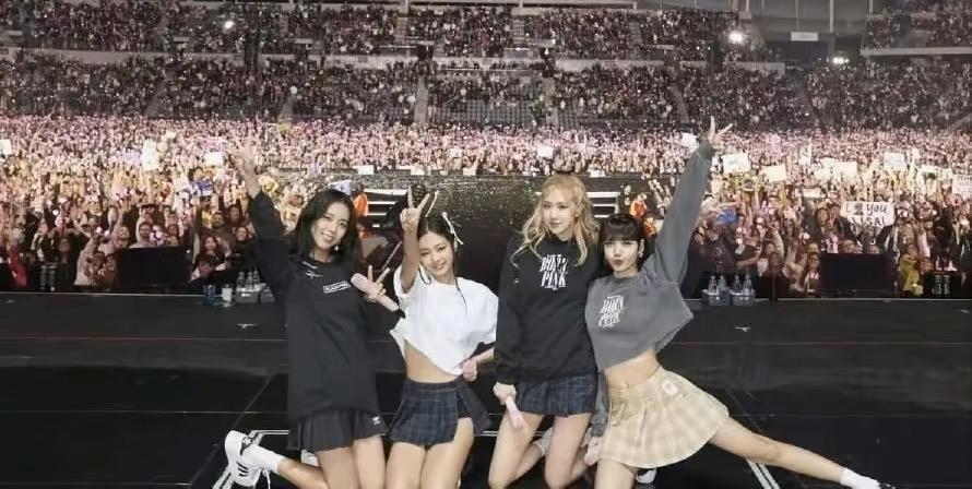 baby花2600抢会员座位高调支持韩国女团遭全网骂，不看时事新闻吗