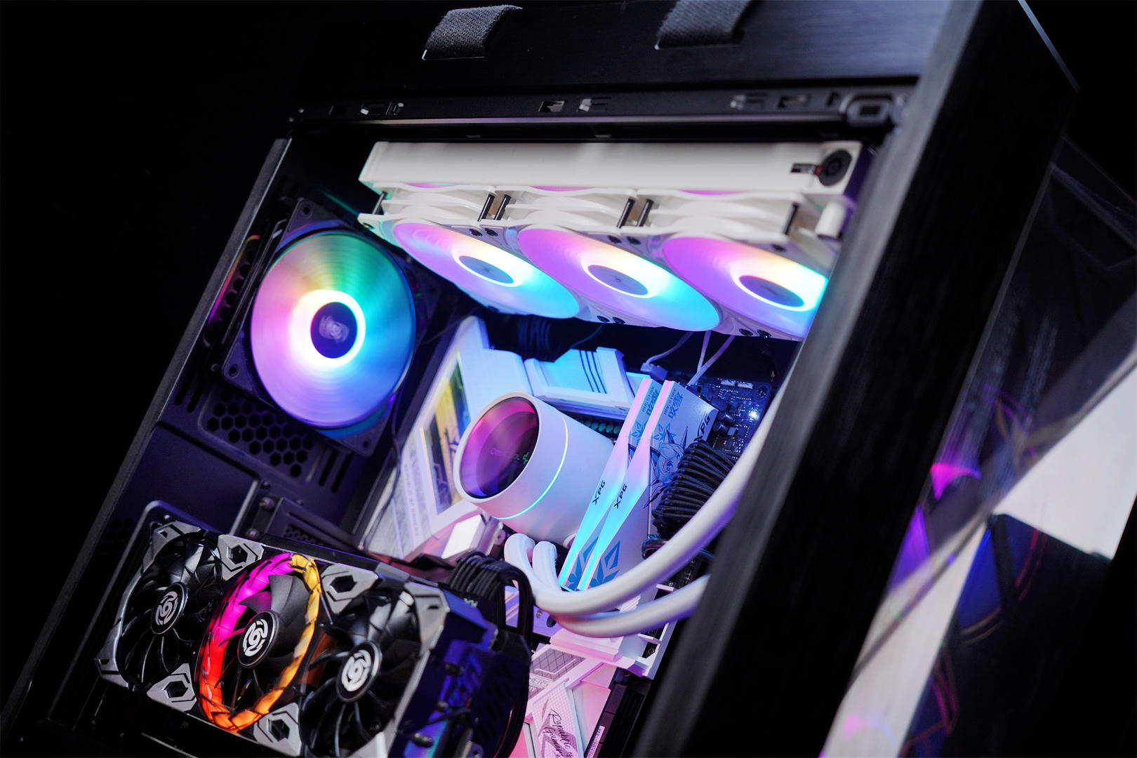 万事俱备，只等40系显卡上市，ROGTHOR1000PLATINUMII电源分享