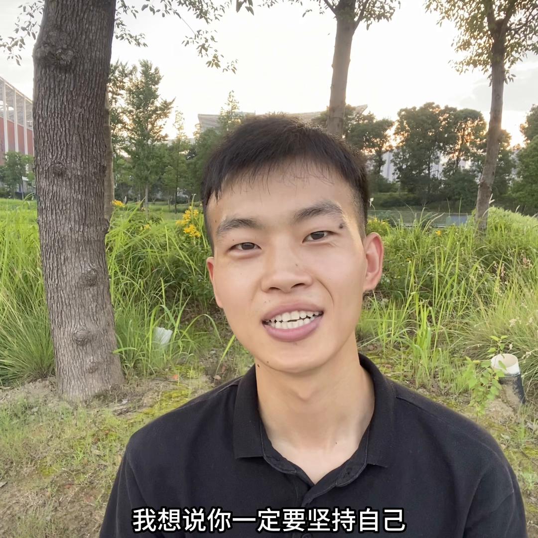 一个辍学青年回到家乡创业的故事从一无所知拿起相机八...