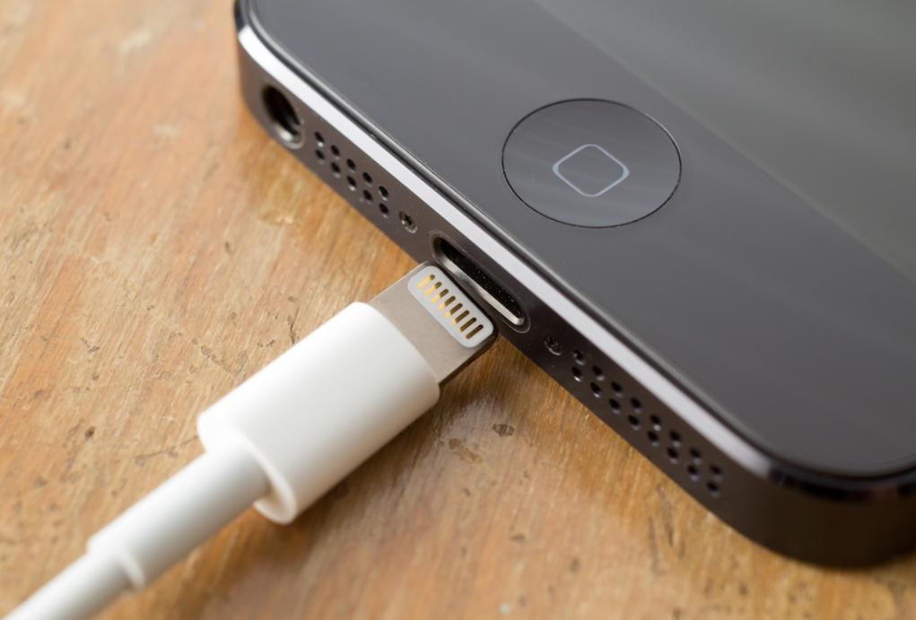 是要变天了吗？苹果iPhone15改用Type-c充电接口，但别高兴得太早