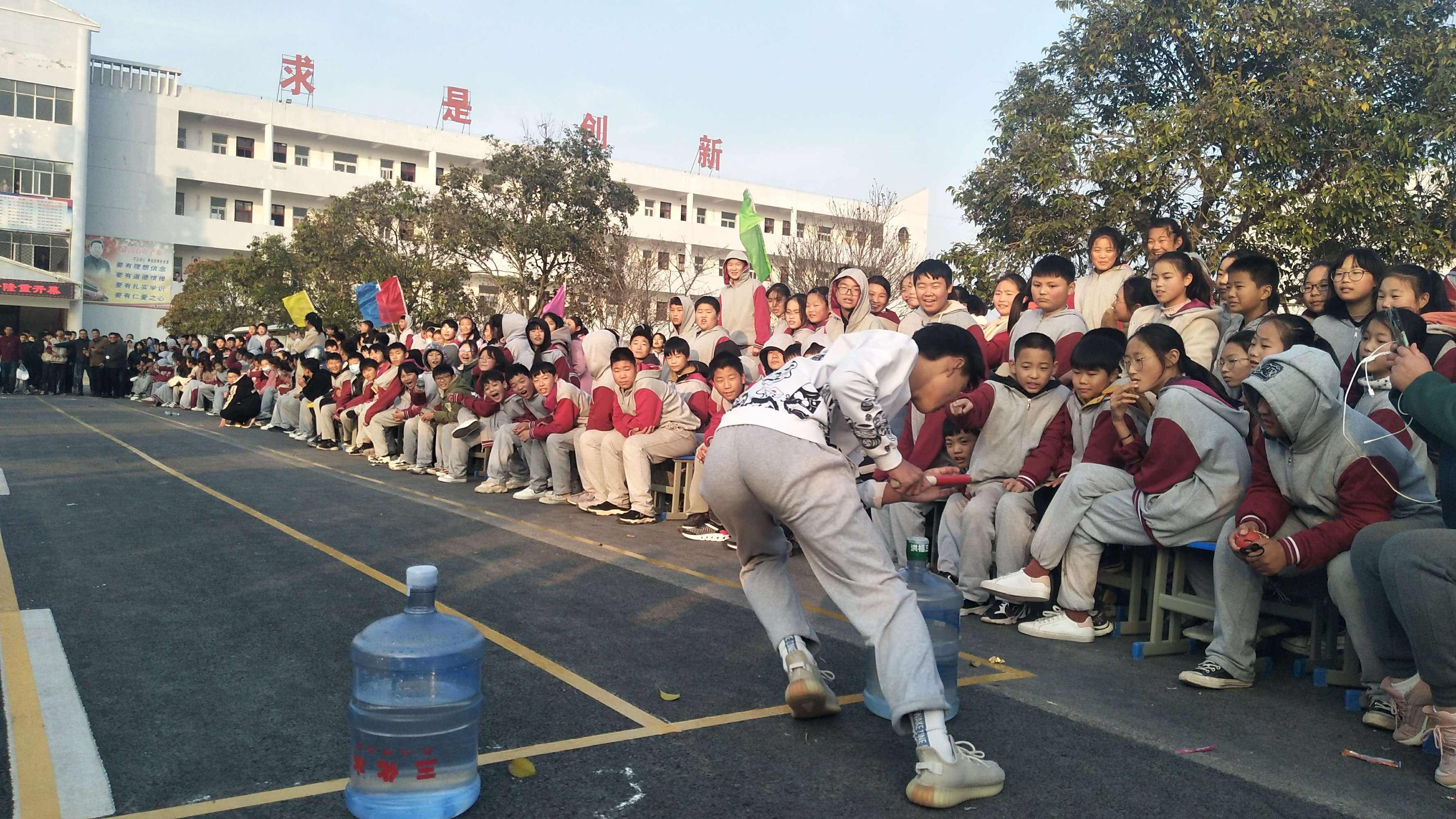 草根时代82：运动会不期而遇梅香，小学同桌缘分继续，又同入高中