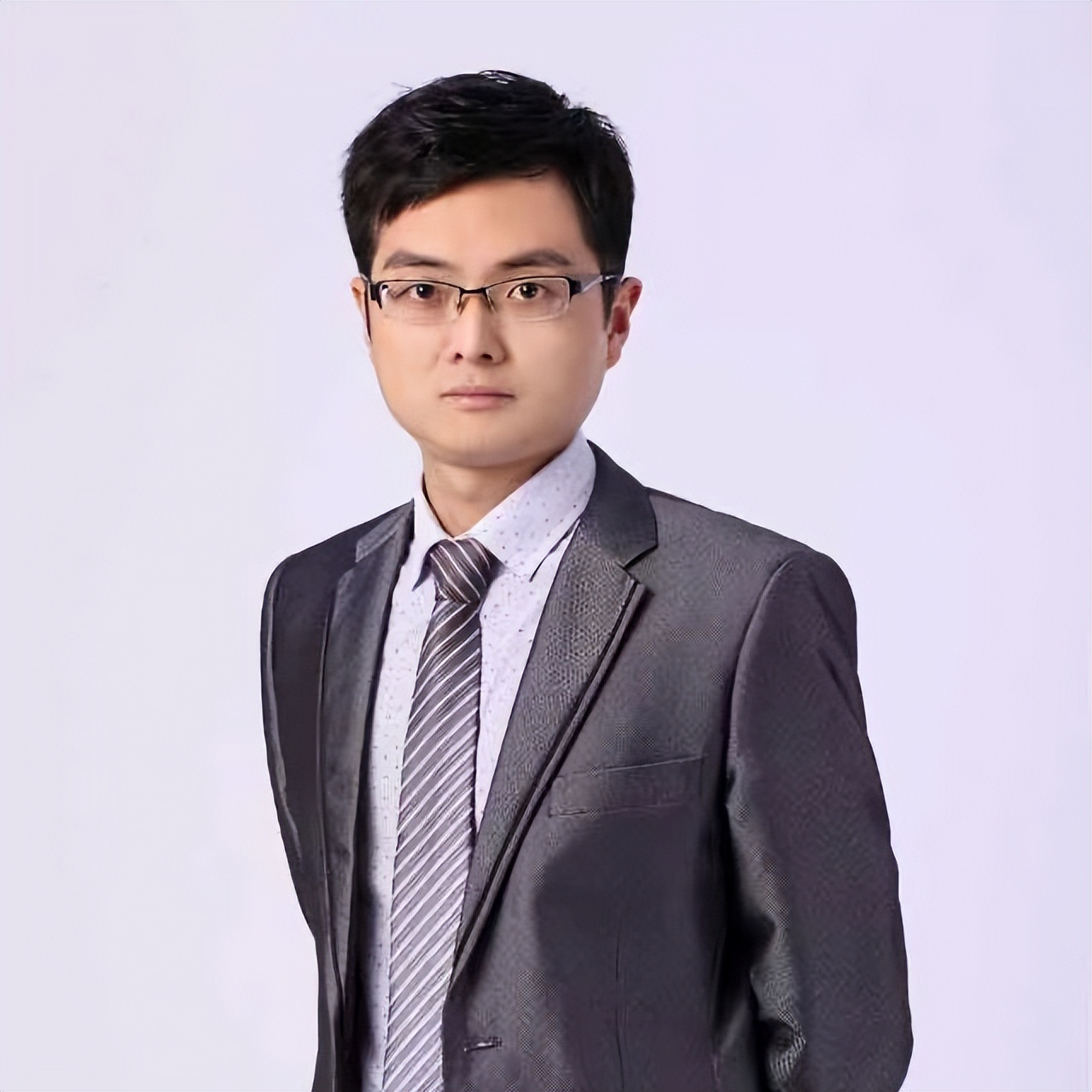 专业的非法经营案件律师免费咨询,律师咨询非法经营罪