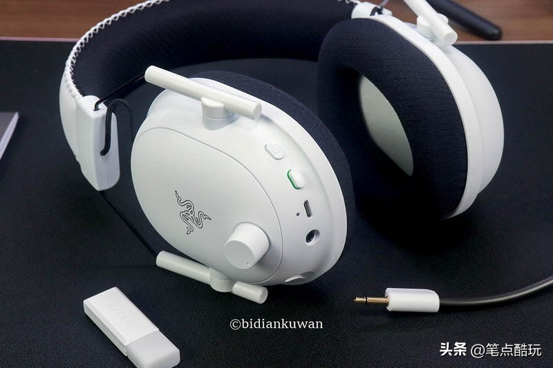 轻盔白甲，闻声激战，雷蛇旋风黑鲨V2专业版无线头戴式耳机体验