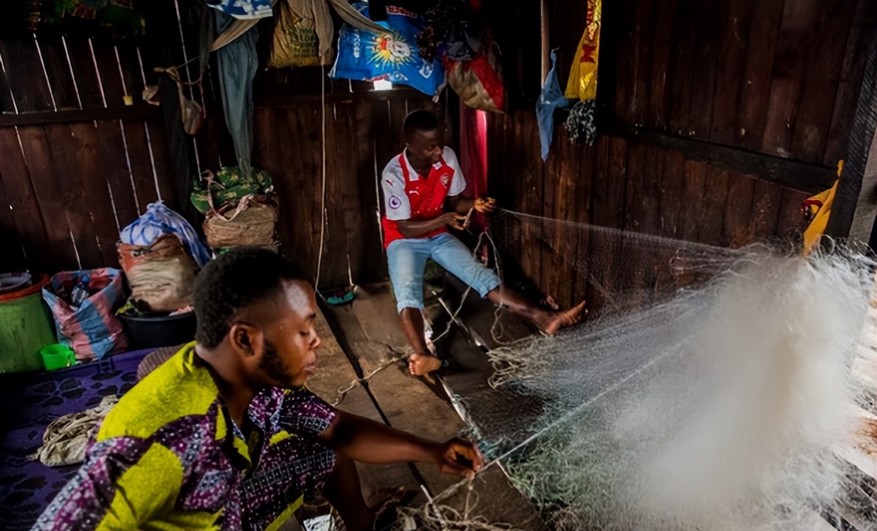 世界上最大的水上贫民窟纪录片,世界上最大的水上贫民窟是