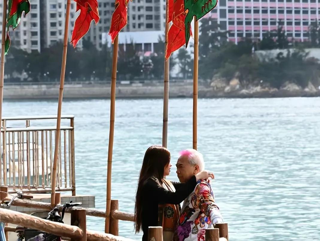 72岁李龙基与36岁女友,年轻时候的李龙基