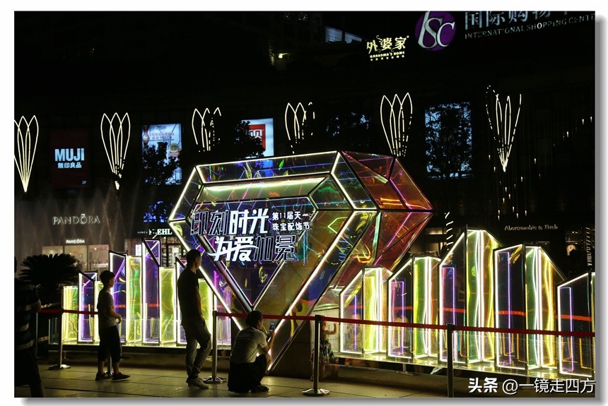 宁波天一购物广场,宁波特色天一广场