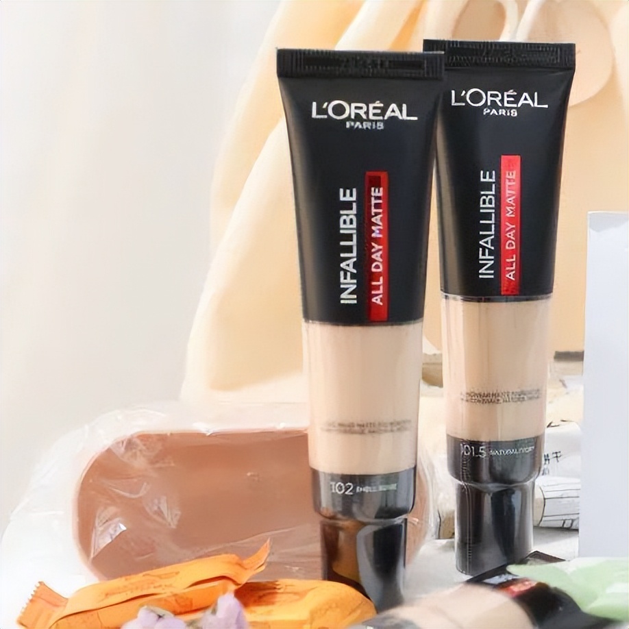 不同肤质的持妆粉底上妆手法,如何选择适合自己肌肤的粉底