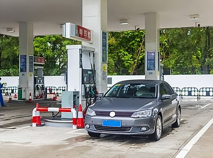 加油一次加200好还是一次加满好,很多人加油只加200为什么