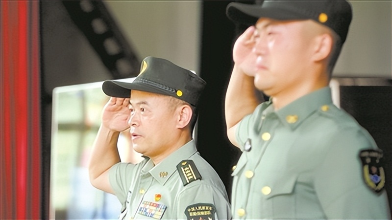汶川地震后励志要当空降军的男孩,08年汶川地震第一次到灾区的部队